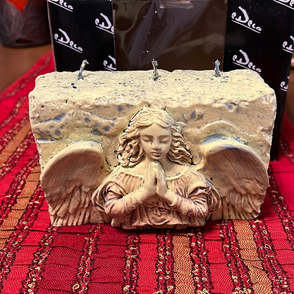 eDeco Studios Angel Wall Three Wick Candle New in Box